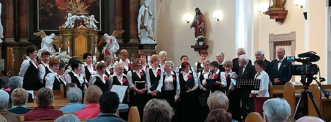 Rosénka a její hosté zazpívali pro Domov pokojného stáří ve Valašské Bystřici