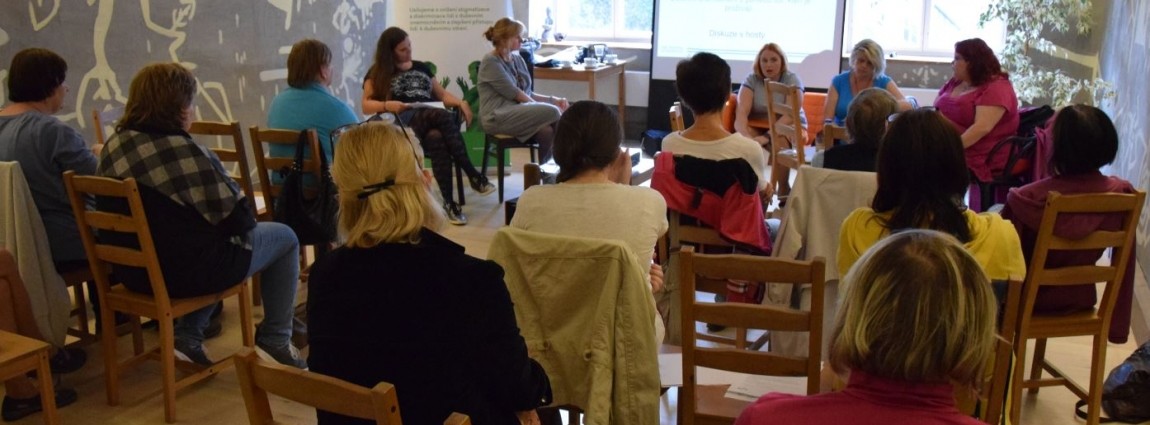Nebojme se o psychických problémech mluvit otevřeně, vyzvali lidé se zkušeností s duševním onemocněním na besedě