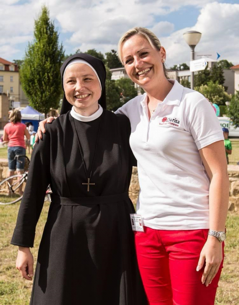 Jeden den zdravotn&iacute; sestry Dom&aacute;c&iacute; zdravotn&iacute; a paliativn&iacute; p&eacute;če
