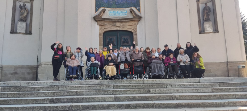 Pouť klientů Charity na Host&yacute;n