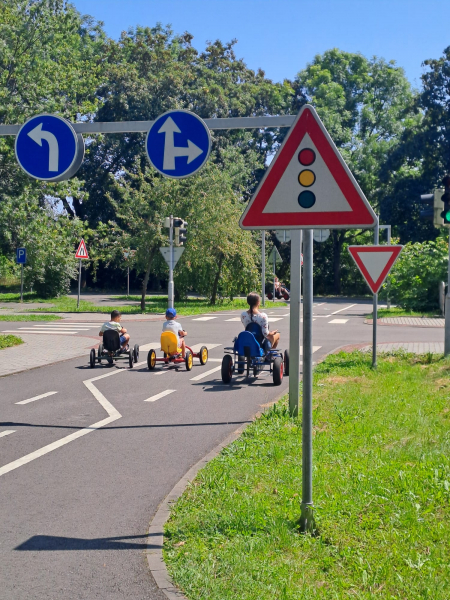 Radostn&yacute; den na dopravn&iacute;m hři&scaron;ti