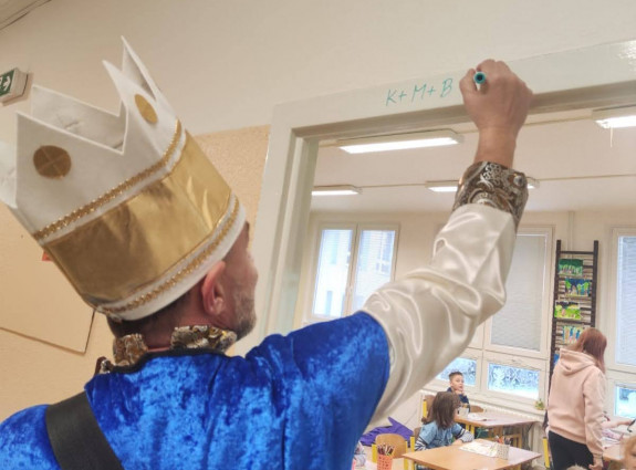 👑 Koledov&aacute;n&iacute; na Z&Scaron; Žerot&iacute;nova 👑