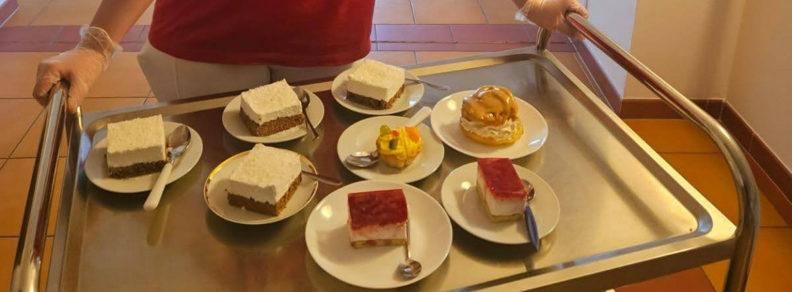 🍰 Slav&iacute;me ženy a mls&aacute;me dobroty 🍰