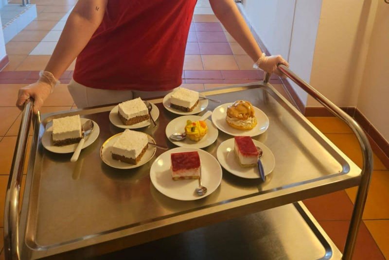 🍰 Slav&iacute;me ženy a mls&aacute;me dobroty 🍰