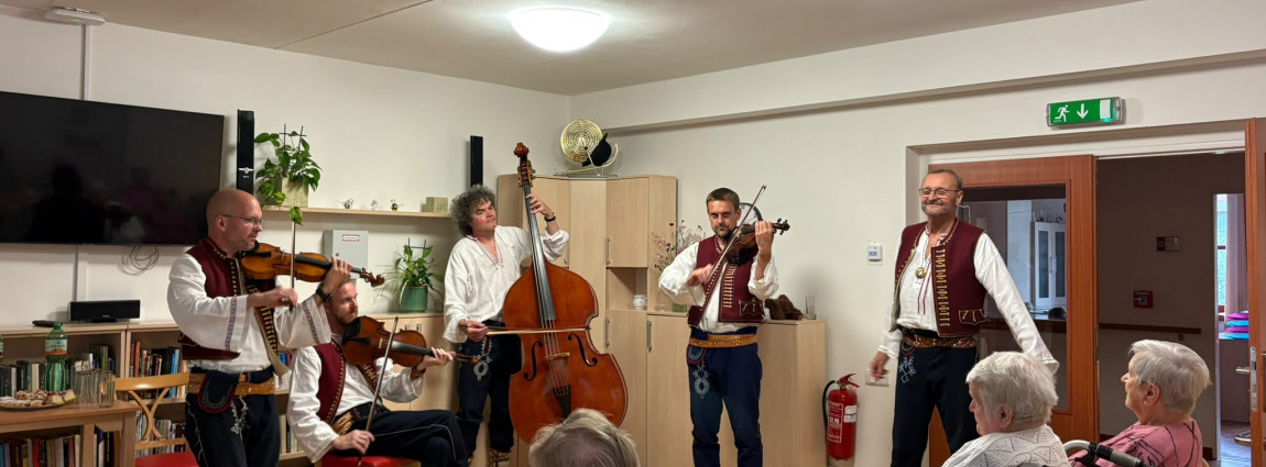 🎶 Hudebn&iacute; d&aacute;rek rozezp&iacute;val n&aacute;&scaron; domov 🎶