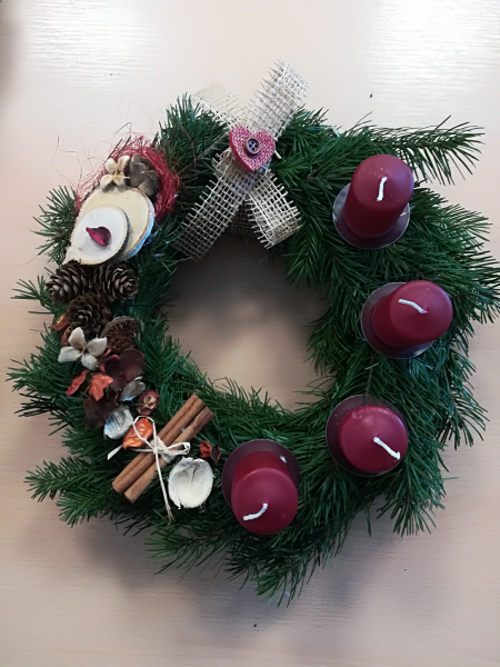 Adventn&iacute; věncov&aacute;n&iacute;