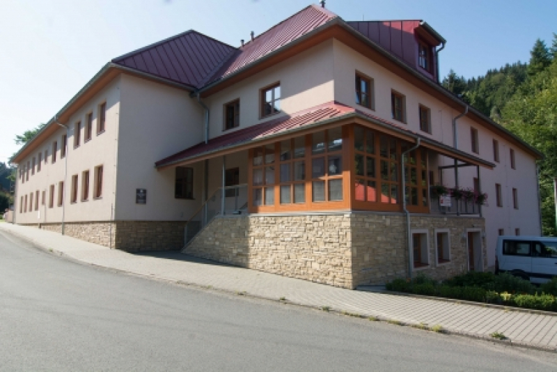 N&Aacute;V&Scaron;TĚVY V DOMĚ POKOJN&Eacute;HO ST&Aacute;Ř&Iacute;