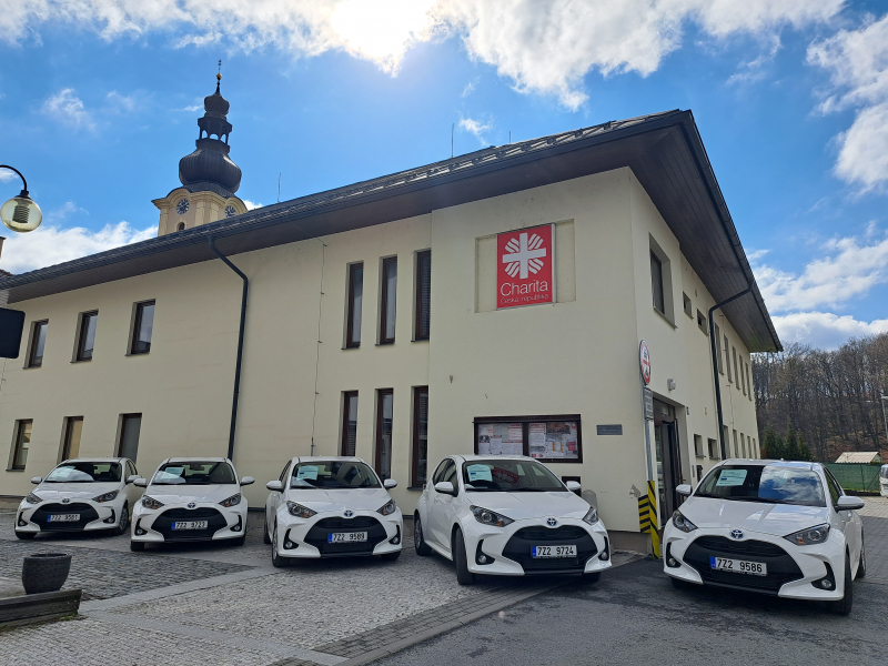 Automobily pro Charitu Vala&scaron;sk&eacute; Meziř&iacute;č&iacute;