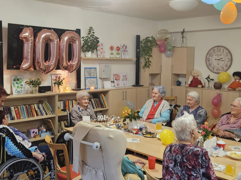 Pan&iacute; Jindři&scaron;ka Bělůnkov&aacute; slav&iacute; 100. narozeniny
